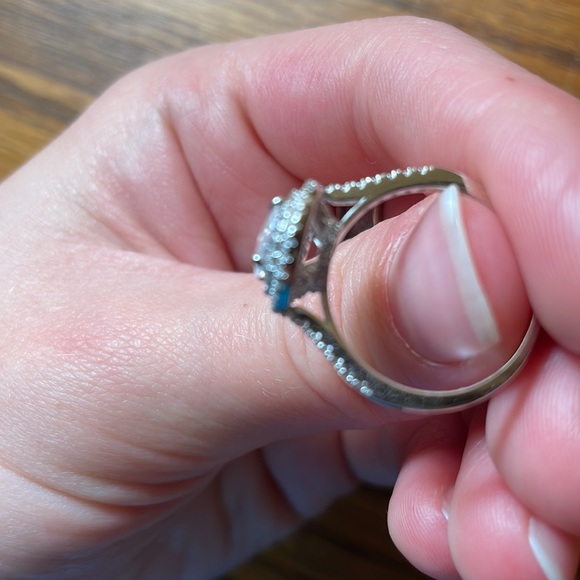 Ring - Picture 3 of 3